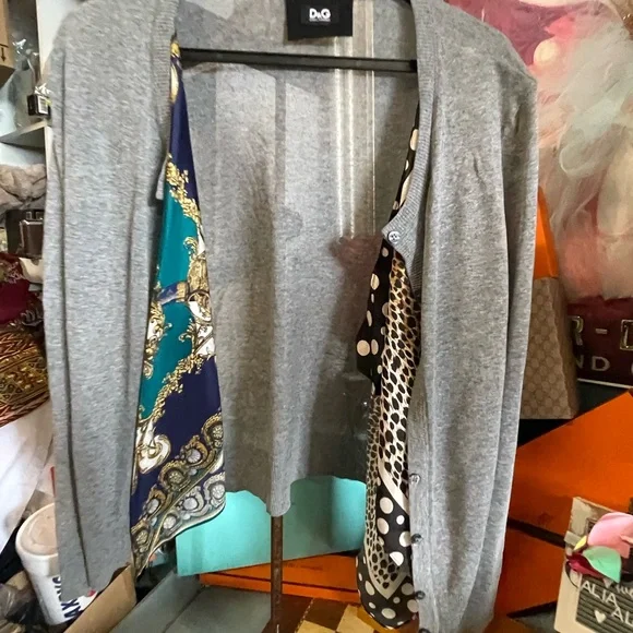 cardigan vintage D&G light grey silk scarf crew neck twinset
